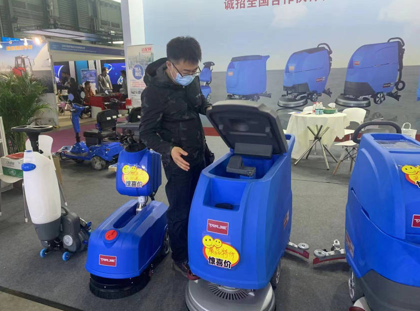 铜陵坦洁洗地机公司致力于电动洗地机的生产、销售和服务百家